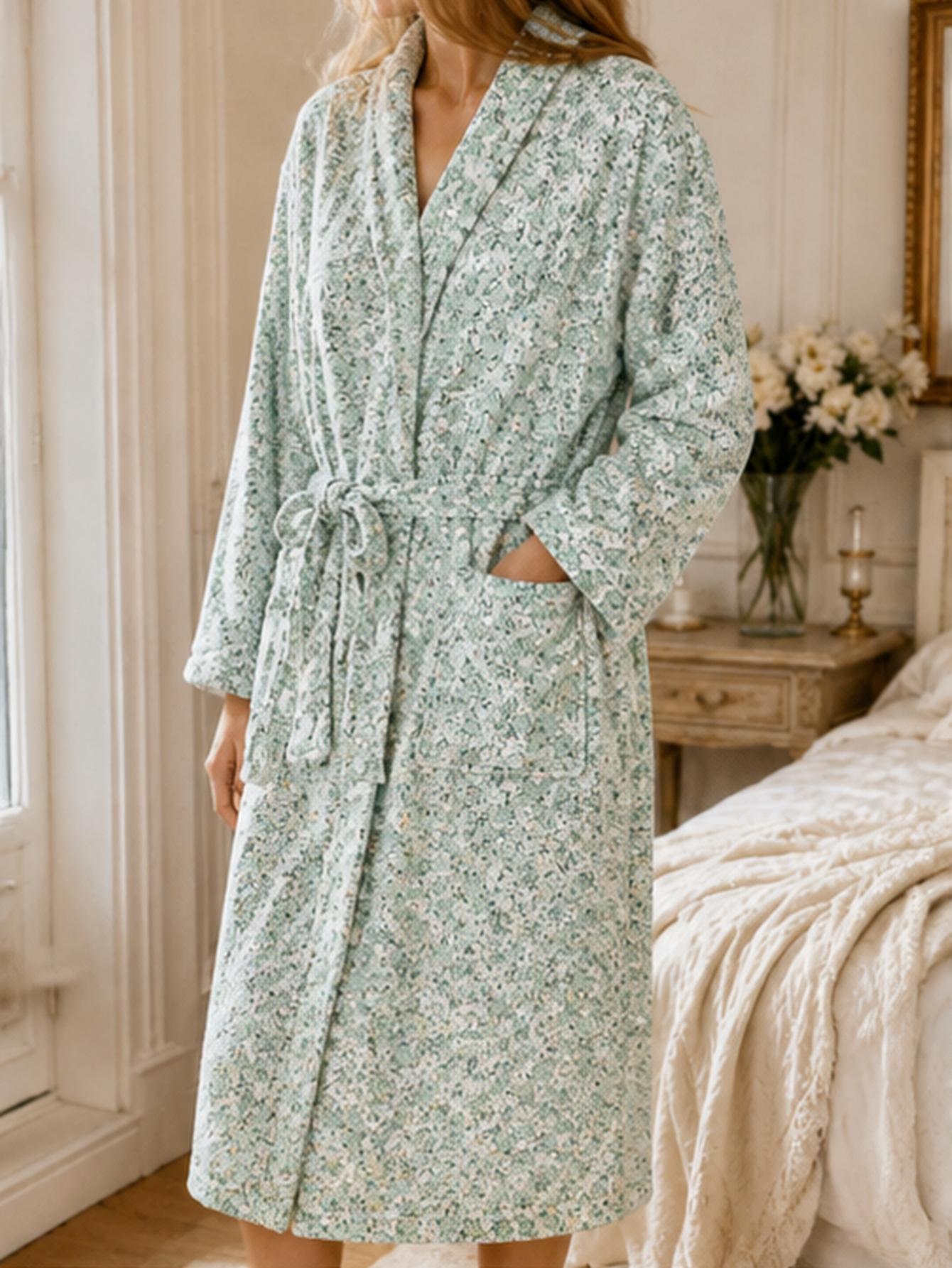 Bathrobe - เสื้อคลุมอาบน้ำผ้าคอรัลฟลีซสำหรับผู้หญิงไซส์ใหญ่ ลายดอกไม้สีเขียว แขนยาว มีเข็มขัด อบอุ่น มีกระเป๋า